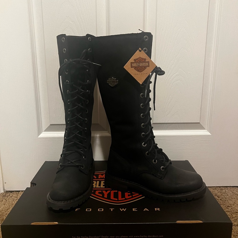 Brand New woman’s Harley Davidson Lornell lace up boots.